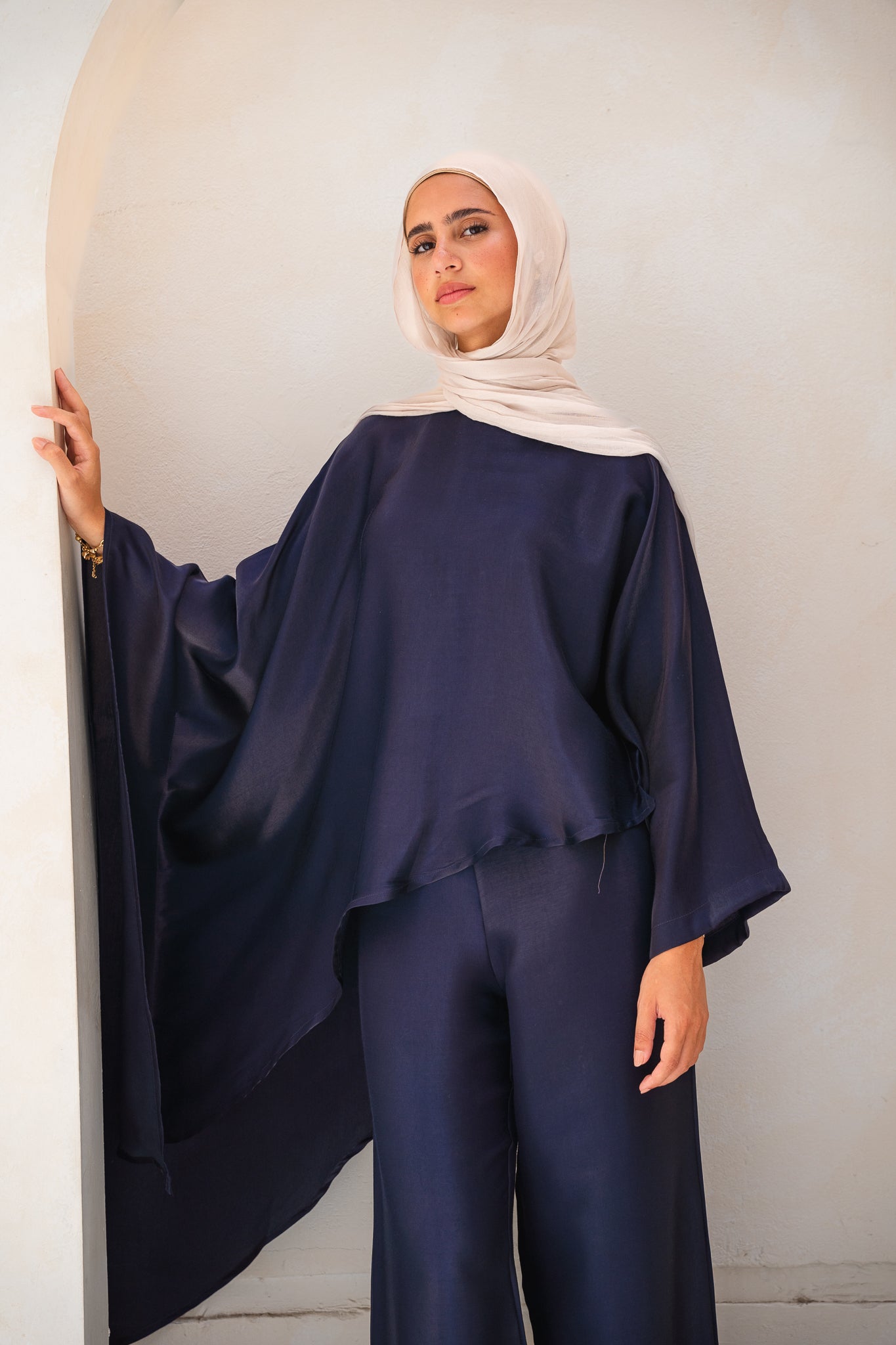 Thuraya Set in Navy