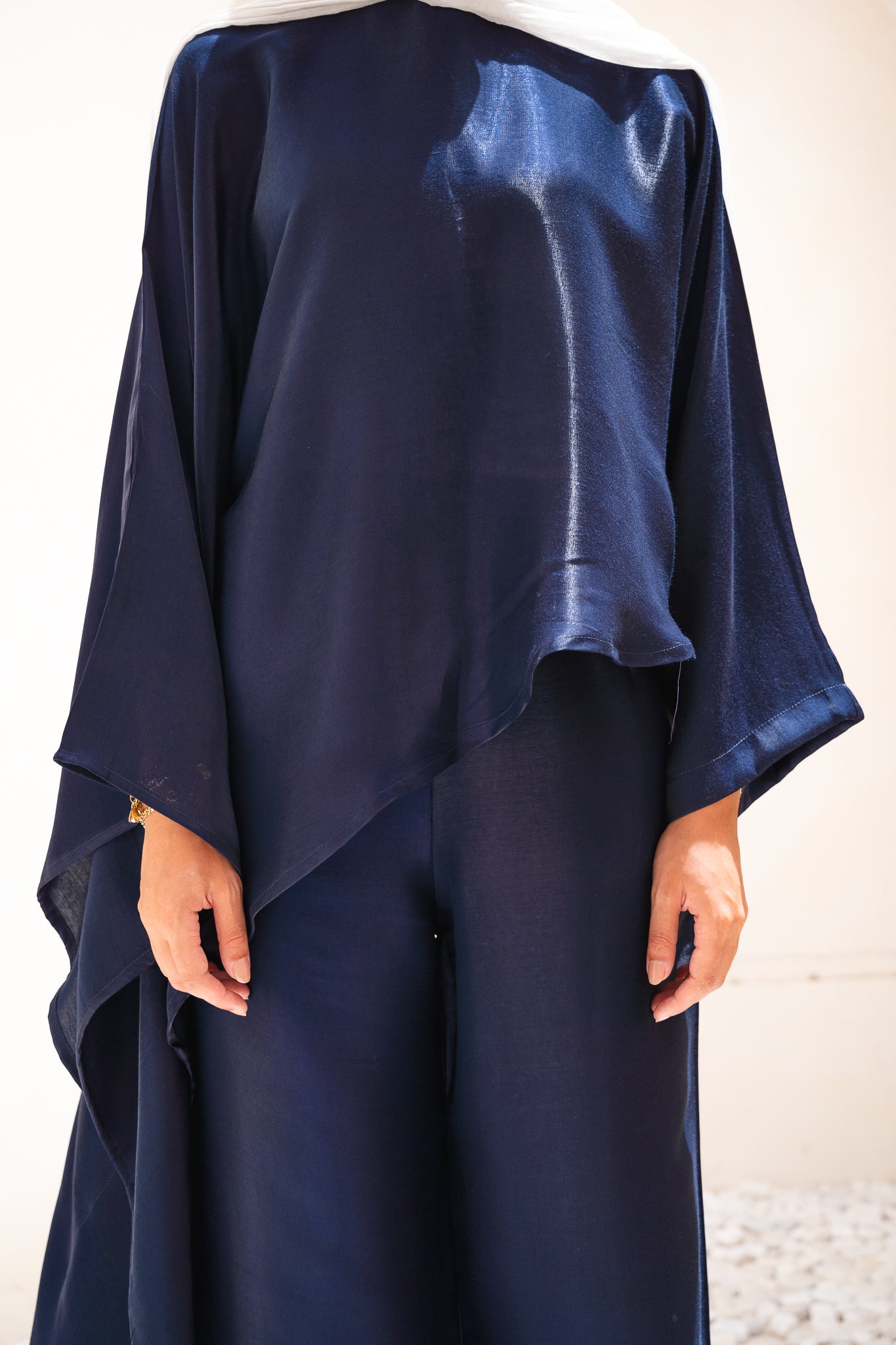 Thuraya Set in Navy