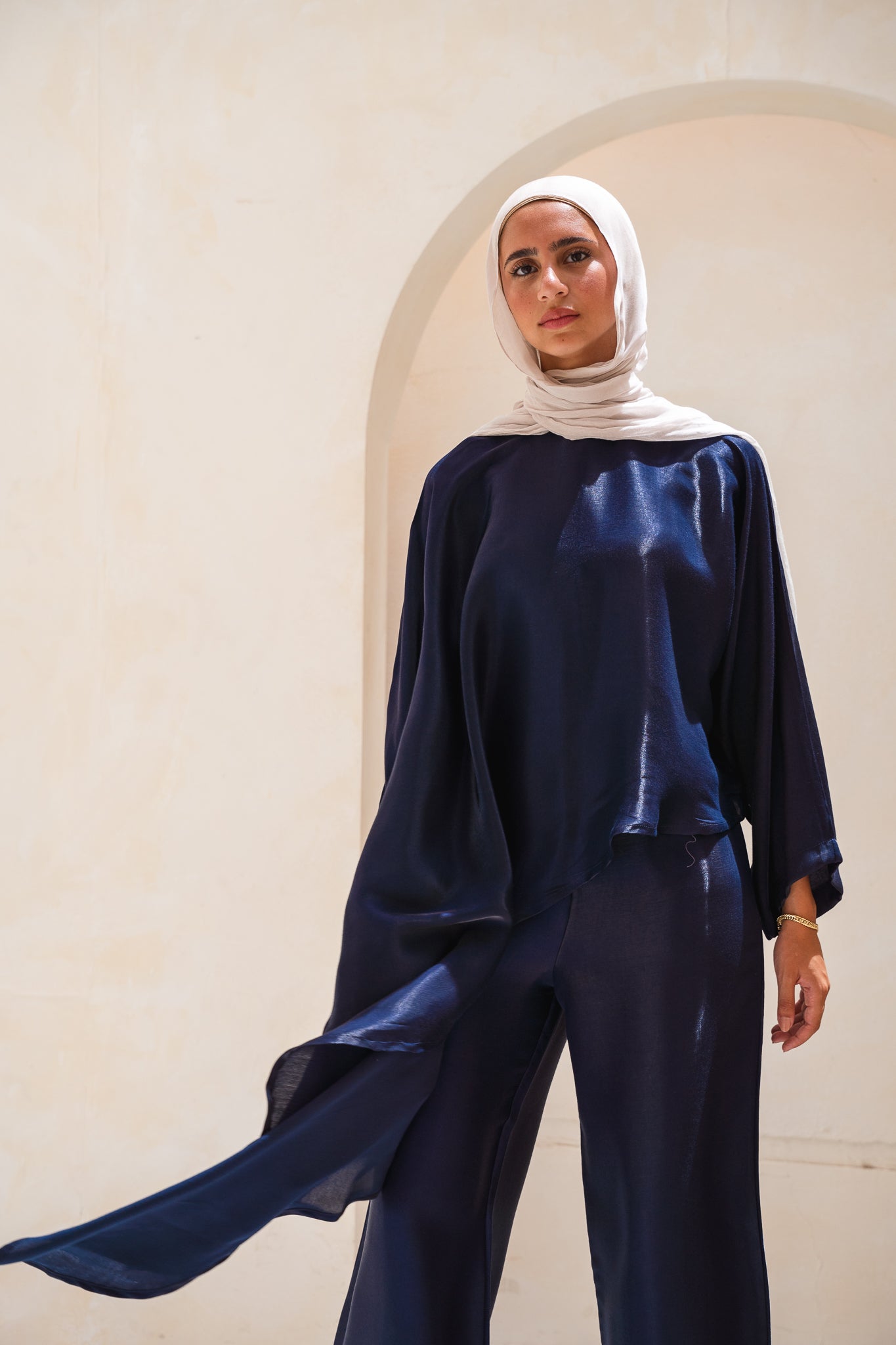 Thuraya Set in Navy
