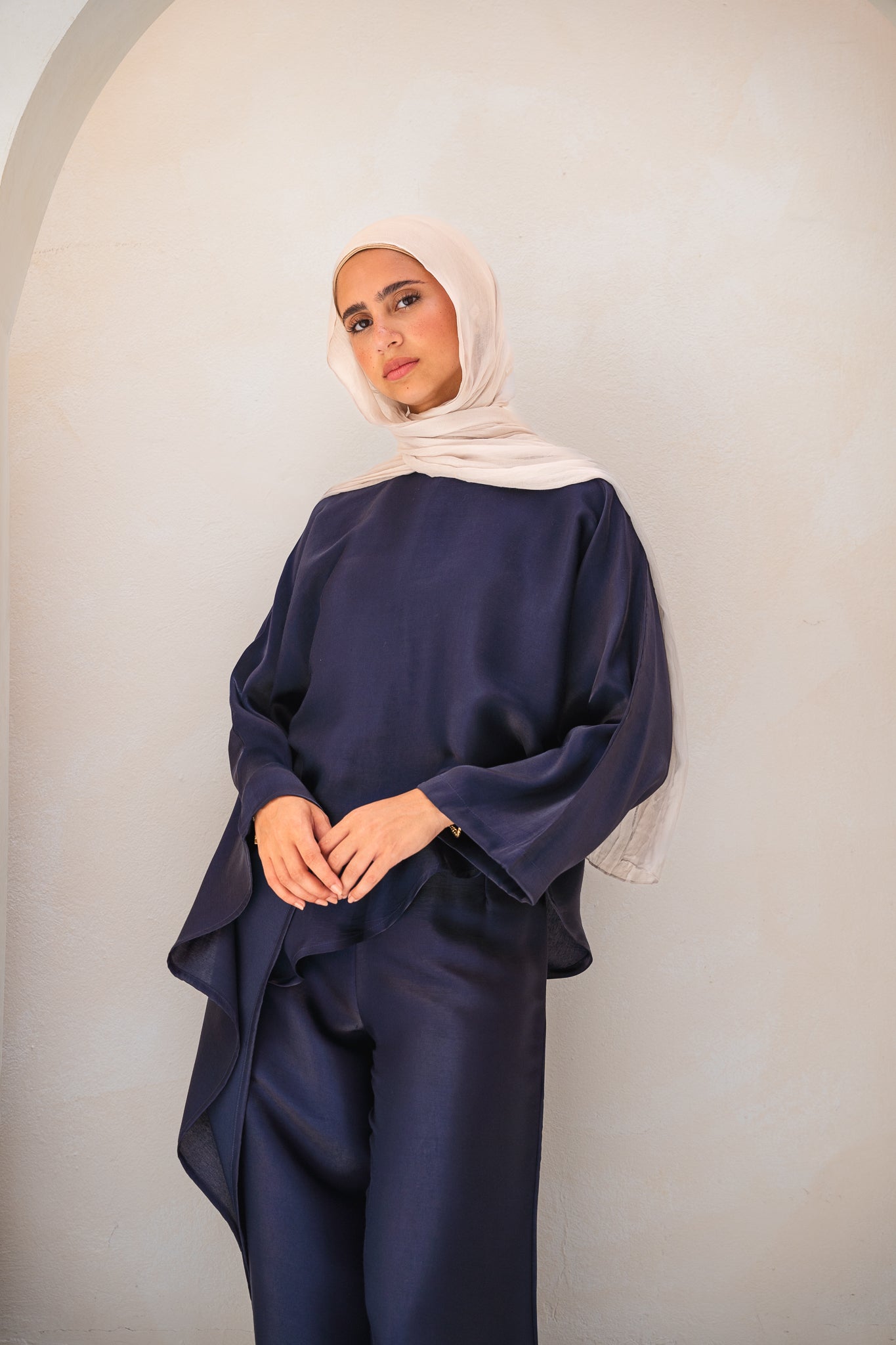 Thuraya Set in Navy