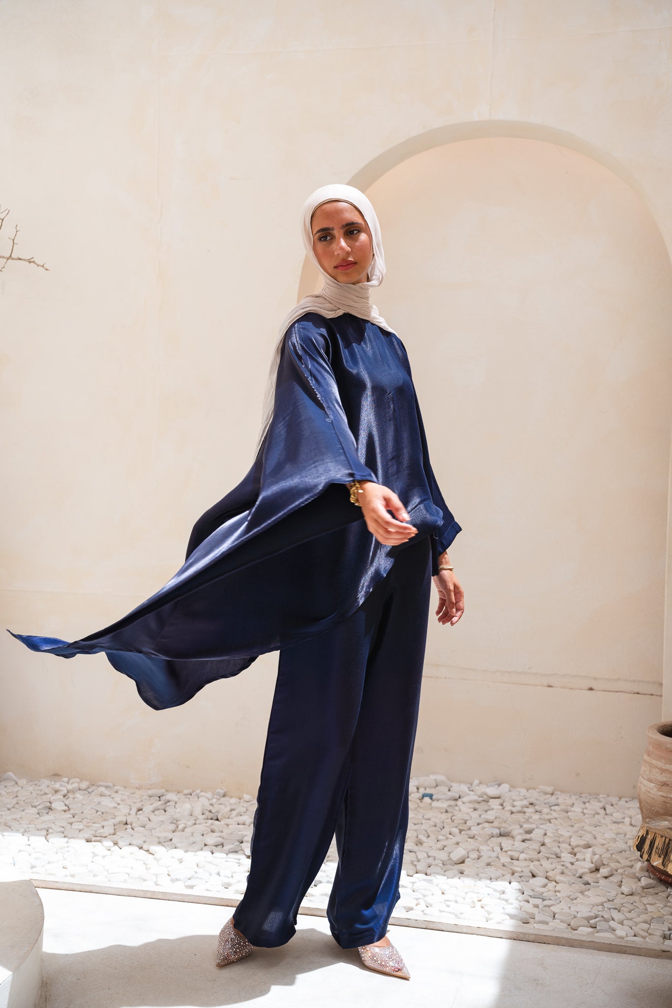 Thuraya Set in Navy