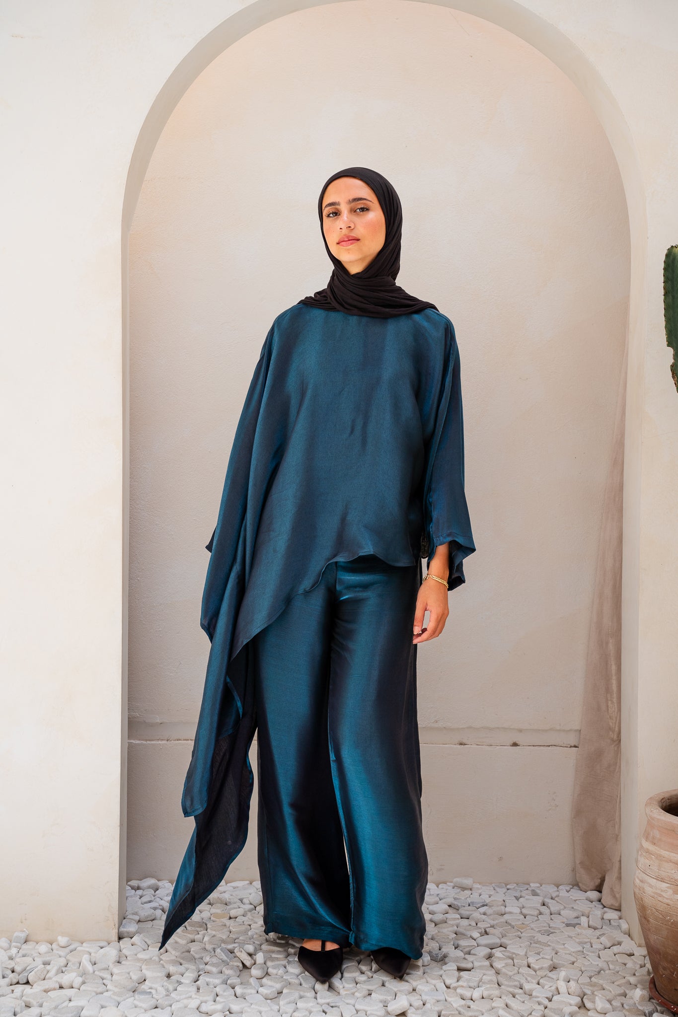 Thuraya Set in Emerald Blue