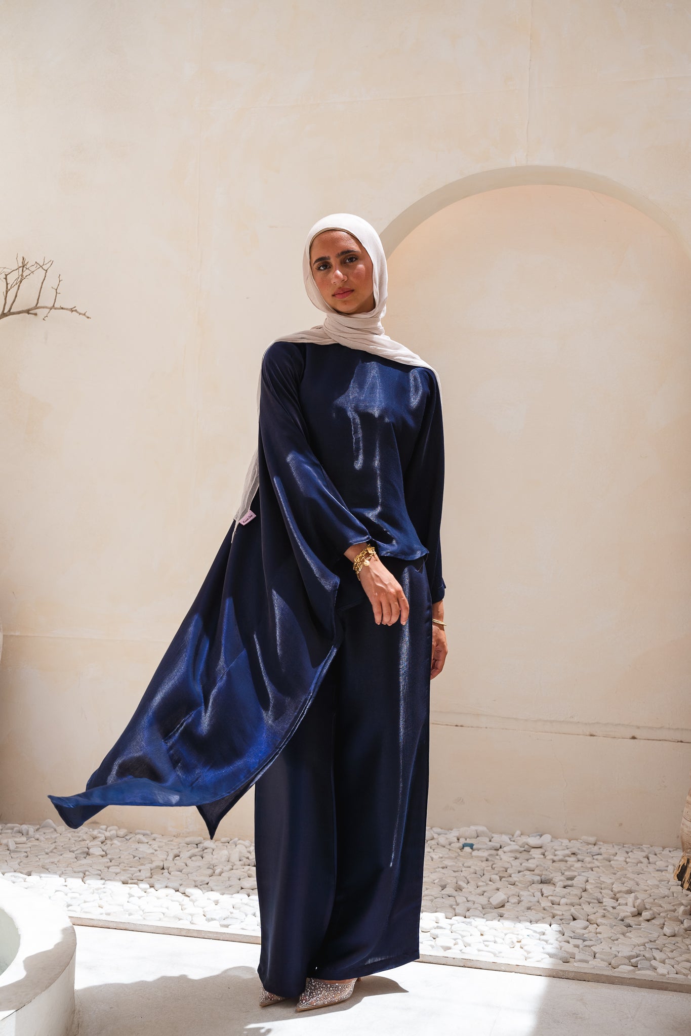 Thuraya Set in Navy