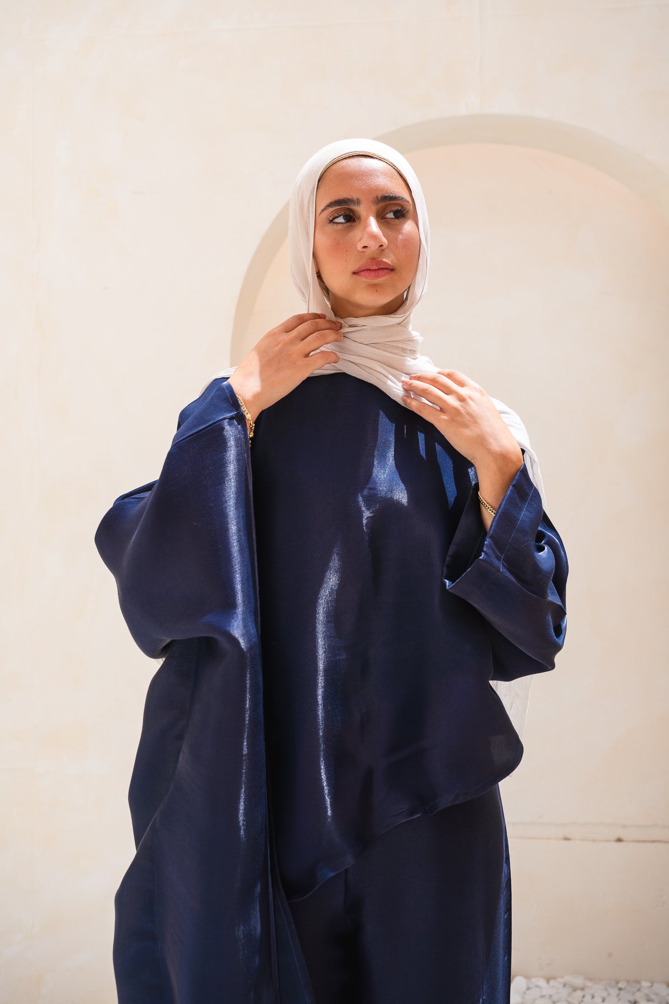 Thuraya Set in Navy