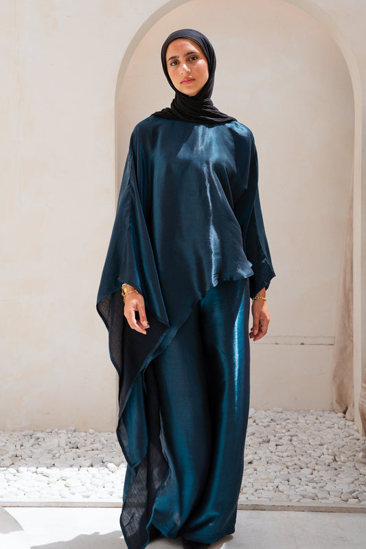 Thuraya Set in Emerald Blue