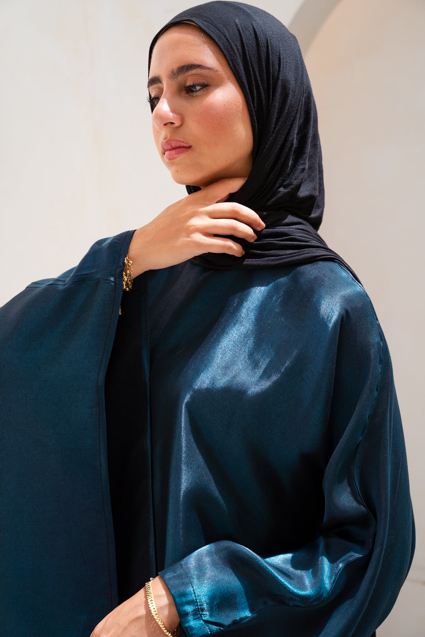 Thuraya Set in Emerald Blue