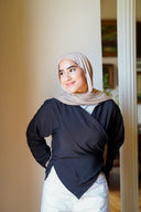 The waisted shirt - black